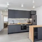 Luxusapartment Mit Moskitonetzen, Gutem Restaurant Ums Eck, Wifi, Liegen Διαμέρισμα