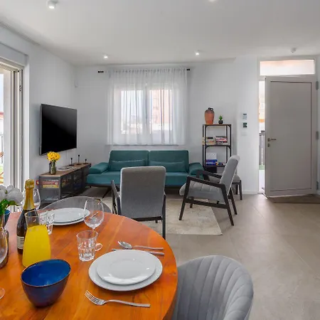 Luxusapartment Mit Moskitonetzen, Gutem Restaurant Ums Eck, Wifi, Liegen Apartamento *