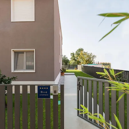 Luxusapartment Mit Moskitonetzen, Gutem Restaurant Ums Eck, Wifi, Liegen Apartamento *