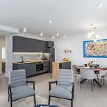 Luxusapartment Mit Moskitonetzen, Gutem Restaurant Ums Eck, Wifi, Liegen 波雷奇