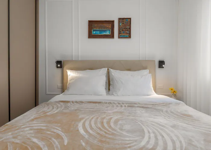 Luxusapartment Mit Moskitonetzen, Gutem Restaurant Ums Eck, Wifi, Liegen Poreč