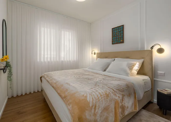 Luxusapartment Mit Moskitonetzen, Gutem Restaurant Ums Eck, Wifi, Liegen