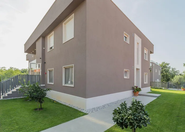 Luxusapartment Mit Moskitonetzen, Gutem Restaurant Ums Eck, Wifi, Liegen Lejlighed