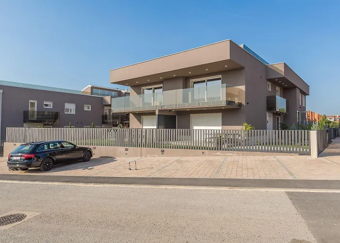 Lejlighed Luxusapartment Mit Moskitonetzen, Gutem Restaurant Ums Eck, Wifi, Liegen Poreč