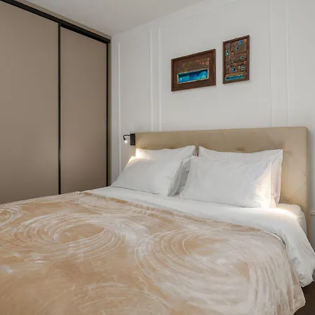 Luxusapartment Mit Moskitonetzen, Gutem Restaurant Ums Eck, Wifi, Liegen Апартаменти