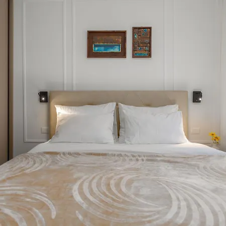 Luxusapartment Mit Moskitonetzen, Gutem Restaurant Ums Eck, Wifi, Liegen Poreč